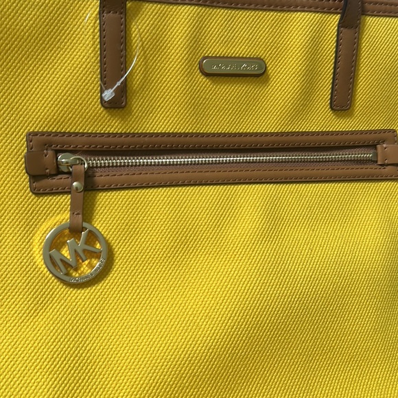 NWOT  Michael Kors Kempton  Large Tote Handbag Sunflower color canvas + leather - Picture 12 of 13